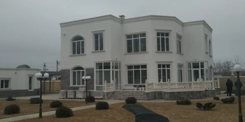 Алюминиевые окна и двери для загородного дома